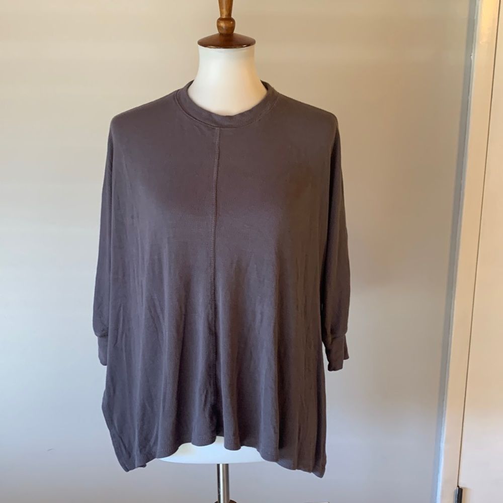 [OFF AIR By Giuliana] Gray Ribbed Knit Shirt - Size XS